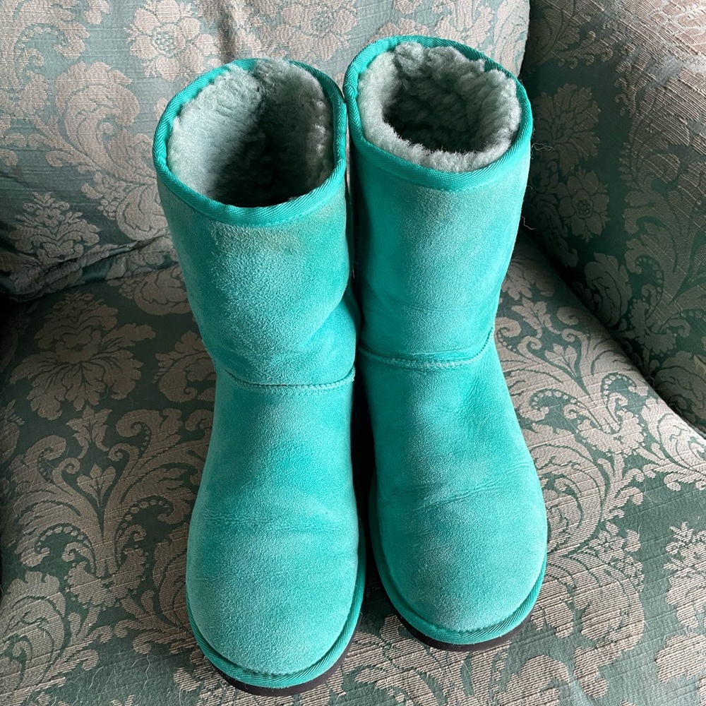 Bright green/emerald short Ugg boots 8